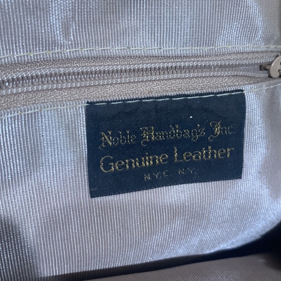 Vintage Yellow Leather Purse with Floret - Picture 9 of 16